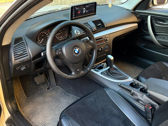 2010 BMW 1 серии 116i I (E81/E82/E87/E88) Рестайлинг, белый, 650000 рублей - вид 4