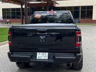 2018 Ram 1500 Crew Cab V, чёрный, 5800000 рублей, вид 1