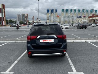 2018 Mitsubishi Outlander III Рестайлинг 2, синий, 2050000 рублей, вид 2