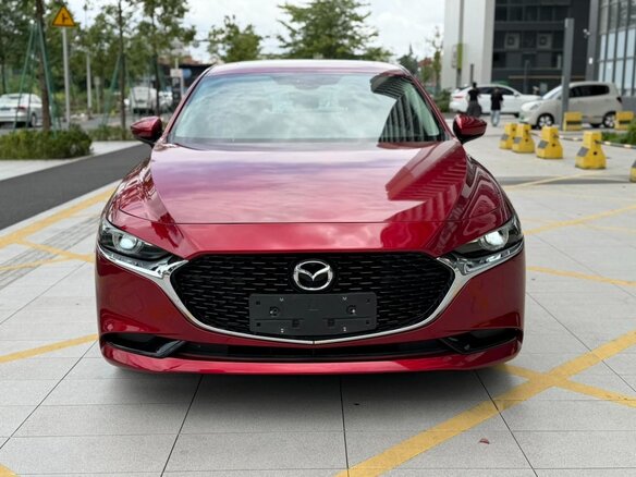 2022 Mazda 3 Axela IV (BP), красный, 1605000 рублей - вид 1