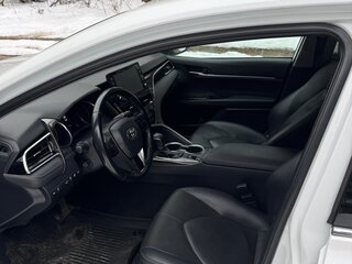 2021 Toyota Camry US Market VIII (XV70) Рестайлинг, белый, 2750000 рублей, вид 4