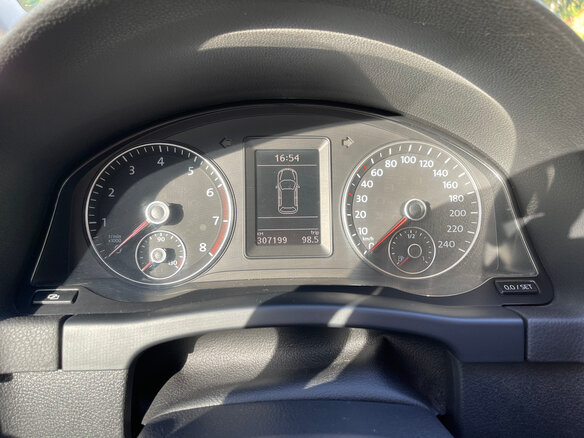 2011 Volkswagen Golf Plus II, красный, 1399000 рублей - вид 21