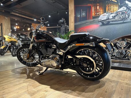 2024 Harley-Davidson Breakout, чёрный, 3500000 рублей, вид 4