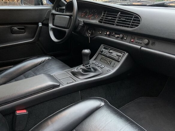 1990 Porsche 944 Turbo, чёрный, 4900000 рублей - вид 12