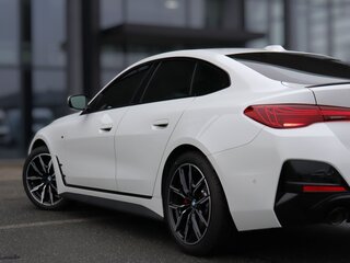2025 BMW 4 серии Gran Coupe 420i G22, G23, G26 Рестайлинг, белый, 7890000 рублей, вид 5