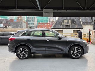 2026 Audi Q5 40 TDI III (GU), серый, 8800000 рублей, вид 2