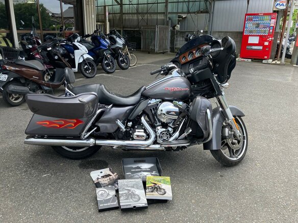 2013 Harley-Davidson Street Glide, серый, 1377000 рублей - вид 1
