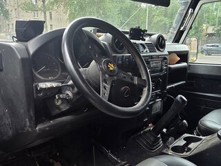 2007 Land Rover Defender 110 I Рестайлинг, серебристый, 2100000 рублей, вид 4