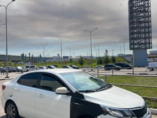 2016 Kia Rio III Рестайлинг, белый, 275000 рублей, вид 3