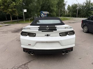 2021 Chevrolet Camaro SS VI Рестайлинг, белый, 2490000 рублей, вид 4