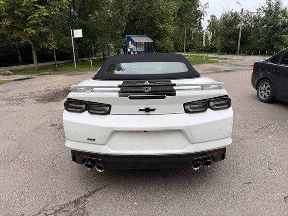 2021 Chevrolet Camaro SS VI Рестайлинг, белый, 2490000 рублей - вид 3