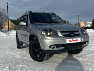 2017 Chevrolet Niva I Рестайлинг, серебристый, 650000 рублей, вид 2