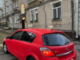 2004 Opel Astra H, красный, 230000 рублей, вид 3