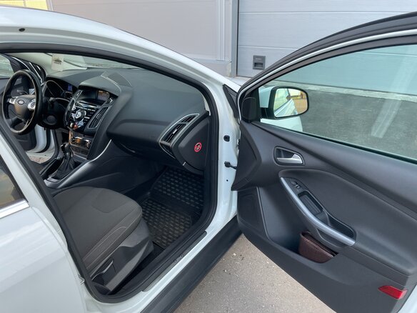 2012 Ford Focus III, белый, 750000 рублей - вид 10