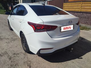 2017 Hyundai Solaris II, белый, 1150000 рублей, вид 2