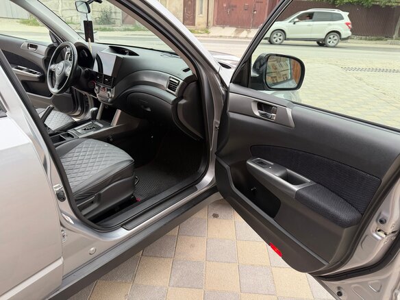 2011 Subaru Forester III Рестайлинг, серый, 1650000 рублей - вид 11