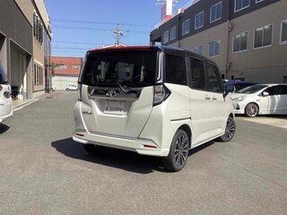 2023 Toyota Roomy I Рестайлинг, белый, 792000 рублей, вид 4