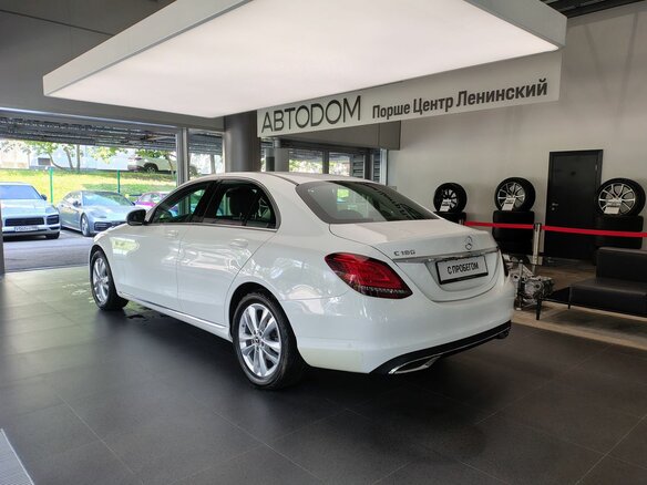 2019 Mercedes-Benz C-Класс 180 IV (W205) Рестайлинг, белый - вид 4
