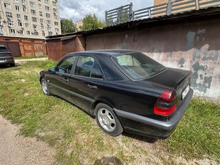 1998 Mercedes-Benz C-Класс 180 I (W202) Рестайлинг, чёрный, 450000 рублей, вид 4