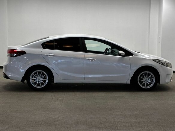 2016 Kia Cerato III Рестайлинг (Classic), белый - вид 14