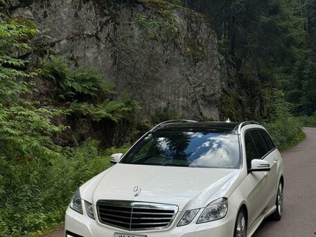 2013 Mercedes-Benz E-Класс 250 7G-Tronic IV (W212, S212, C207), белый, 1650000 рублей, вид 1