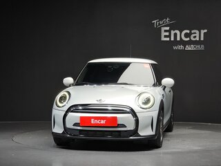 2022 Mini Hatch Cooper III (F55/F56) Рестайлинг 2, белый, 2083000 рублей, вид 2