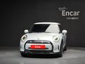 2022 Mini Hatch Cooper III (F55/F56) Рестайлинг 2, белый, 2083000 рублей - вид 1