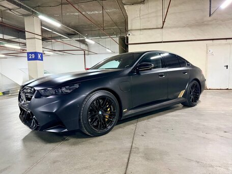 2025 BMW M5 VII (G90), чёрный, 18750000 рублей, вид 2