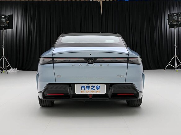 2026 Arcfox Alpha S5 I Рестайлинг, голубой, 3740000 рублей - вид 5