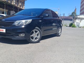 2016 Kia Rio III Рестайлинг, чёрный, 1020000 рублей, вид 3