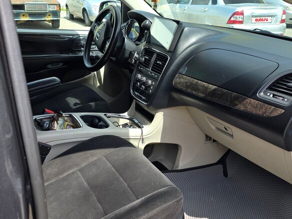 2011 Dodge Caravan Grand V, серый, 1500000 рублей - вид 5