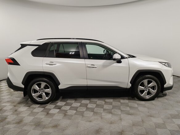 2021 Toyota RAV4 V (XA50), белый, 2739000 рублей - вид 3