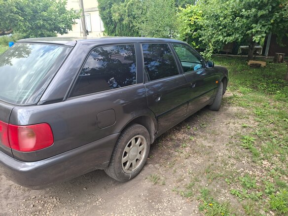 1996 Audi A6 6-speed I (C4), серый, 400000 рублей - вид 2