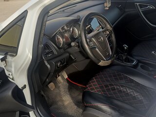 2011 Opel Astra J, белый, 600000 рублей, вид 3