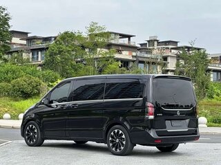 2025 Mercedes-Benz V-Класс Long 300 длинный III (W447) Рестайлинг 2, чёрный, 7956404 рублей, вид 4