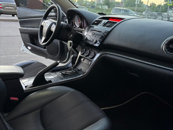 2010 Mazda 6 II (GH) Рестайлинг, белый, 805000 рублей - вид 12