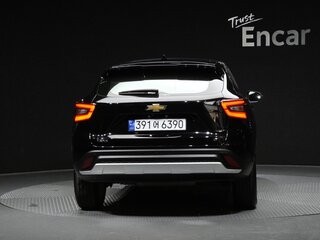 2024 Chevrolet Trax II, чёрный, 1767000 рублей, вид 3