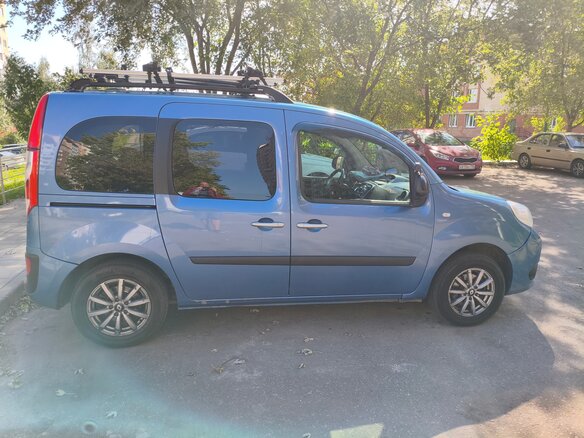 2013 Renault Kangoo II Рестайлинг, синий, 800000 рублей - вид 4