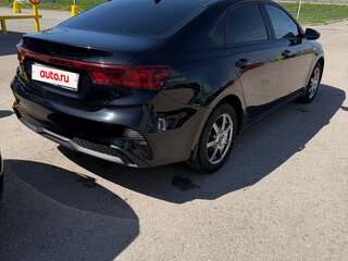 2022 Kia Cerato IV Рестайлинг, чёрный, 2250000 рублей, вид 3