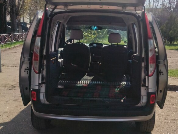 2013 Renault Kangoo II Рестайлинг, серый, 1300000 рублей - вид 4