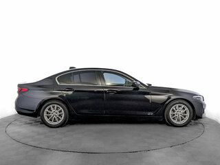 2022 BMW 5 серии 520d VII (G30/G31/G38) Рестайлинг, чёрный, 5000000 рублей, вид 4