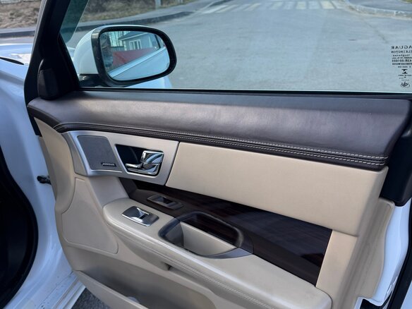 2012 Jaguar XF I Рестайлинг, белый - вид 12