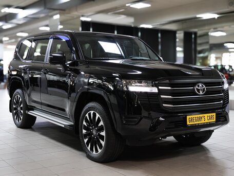 2022 Toyota Land Cruiser 300 Series, чёрный, 12990000 рублей, вид 3