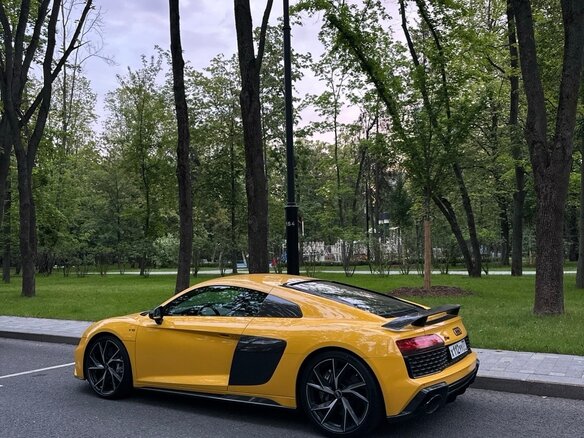 2021 Audi R8 V10 performance II (4S) Рестайлинг, жёлтый, 20500000 рублей - вид 4