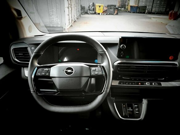 2026 Opel Zafira Life, зелёный - вид 19