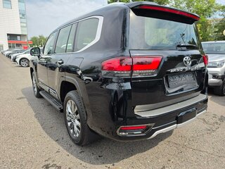 2025 Toyota Land Cruiser 300 Series, чёрный, 15990000 рублей, вид 3