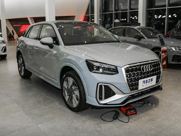 2026 Audi Q2 L 35 TFSI I Рестайлинг, серый, 4400000 рублей - вид 2