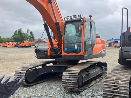 2026 Develon DX220, оранжевый, 17103904 рублей, вид 2