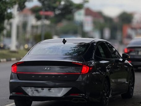 2022 Hyundai Sonata VIII (DN8), серый, 2400000 рублей, вид 5