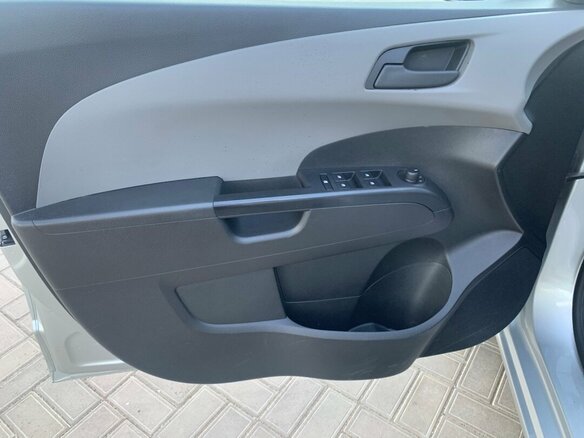 2013 Chevrolet Aveo II, серебристый - вид 18